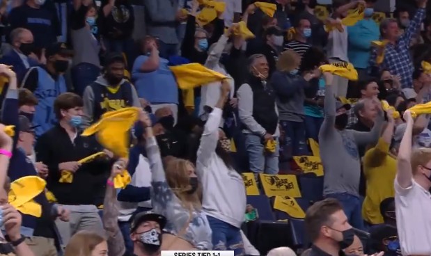 梅斯主场氛围燃爆全场,球迷助威激发球员斗志