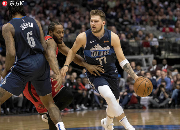 东契奇砍下三双助独行侠,达拉斯客场力擒卫冕冠军  东契奇砍下三双助独行侠,达拉斯客场力擒卫冕冠军