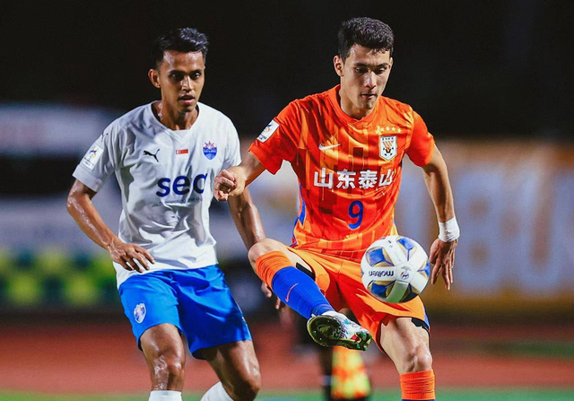 亚眠门将神勇发挥多次扑救零封对手取胜  亚眠门将神勇发挥多次扑救零封对手取胜